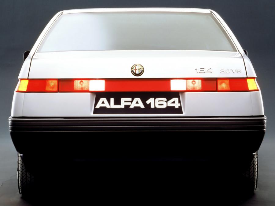 Alfa Romeo 164 1987 года  (фото 24 из 28)